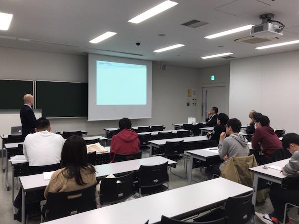 講演される嶋田先生